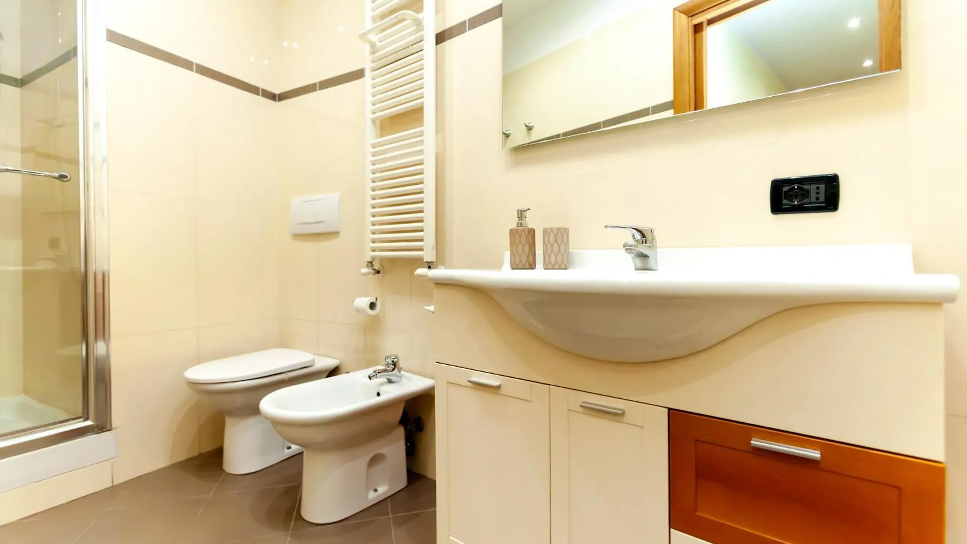 Appia Nuova Lucrezia Apartment Roma Italia