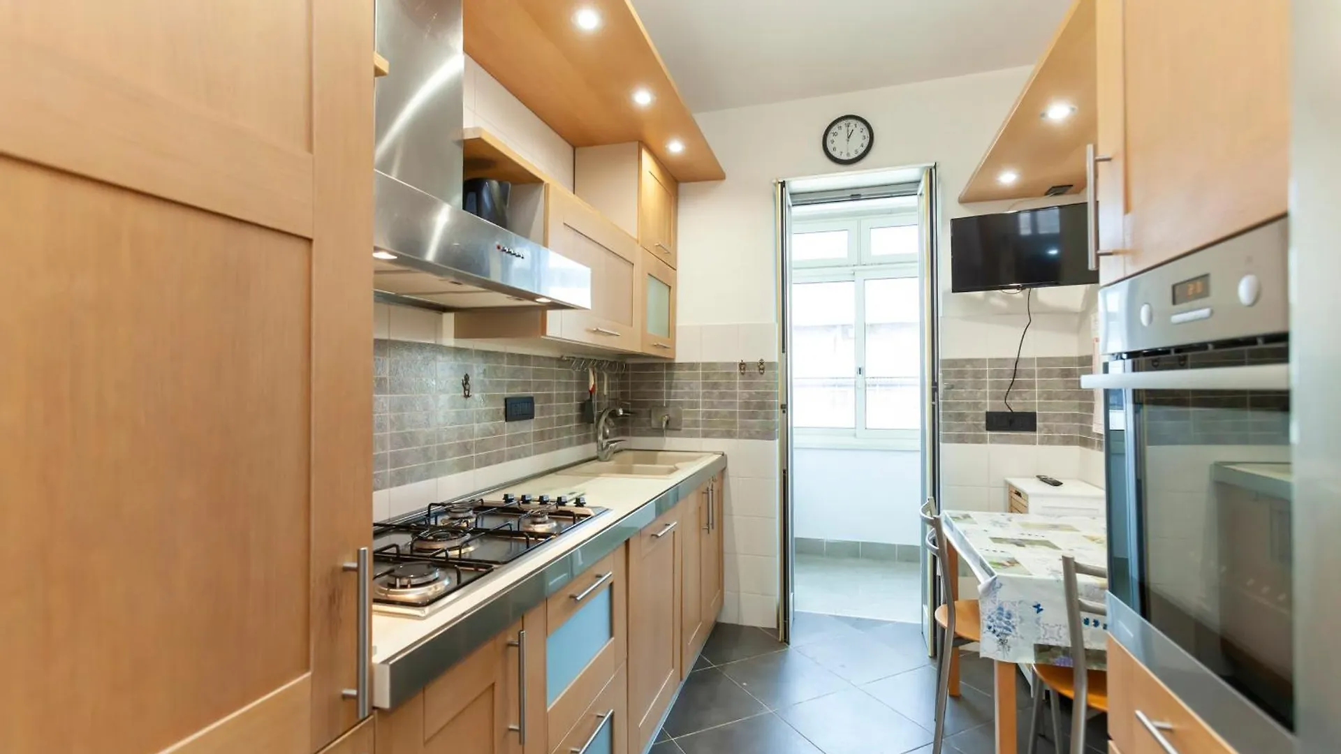 Appia Nuova Lucrezia Apartment Roma
