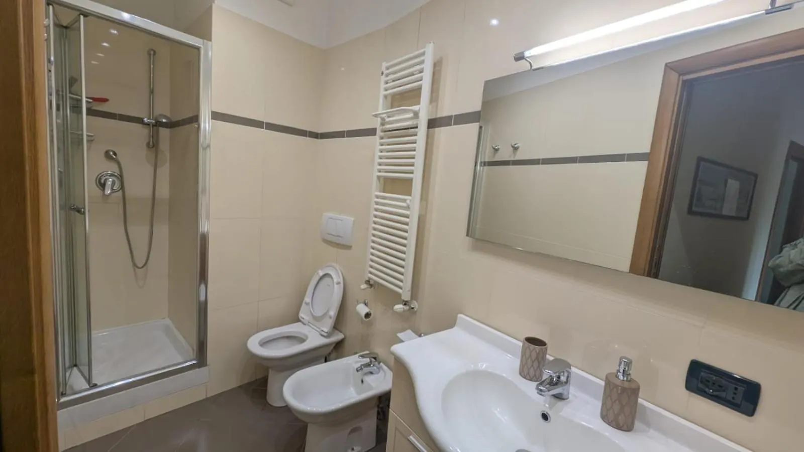 Appia Nuova Lucrezia Apartment Roma 0*,  Italia